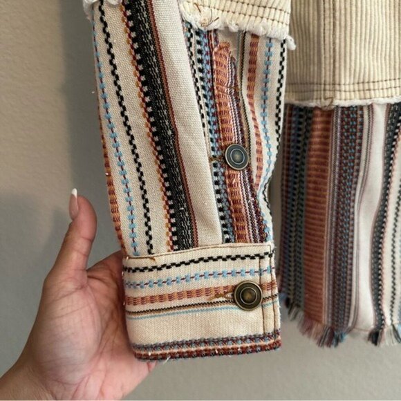 Gimmicks by BKE Cream Utility Jacket with Relaxed Fit Size Medium Southwestern - Picture 9 of 11